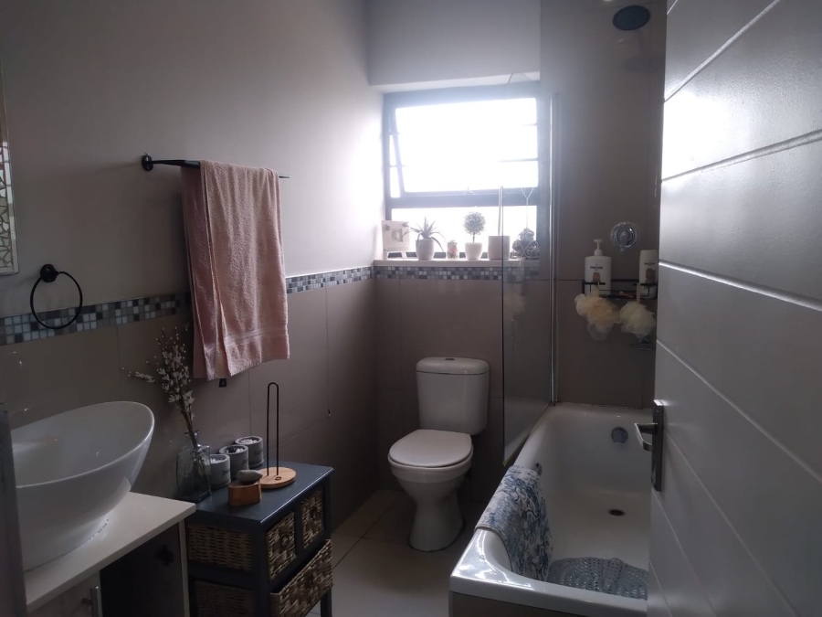 2 Bedroom Property for Sale in Fairview Eastern Cape